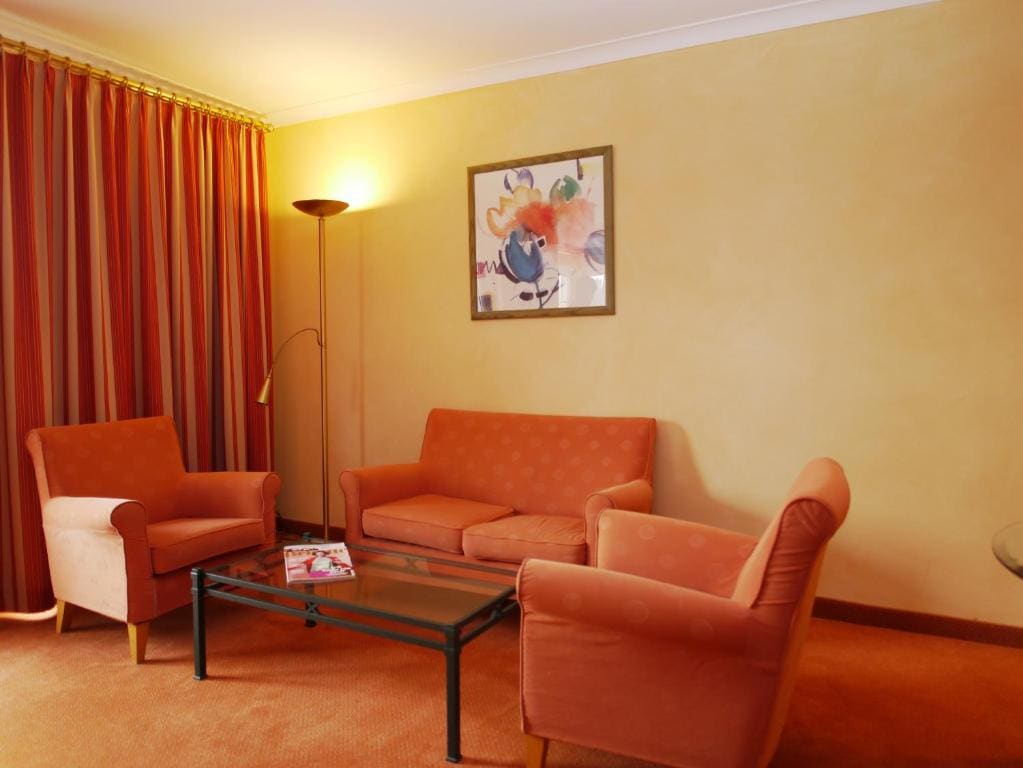 One-Bedroom Suite room - Image 3