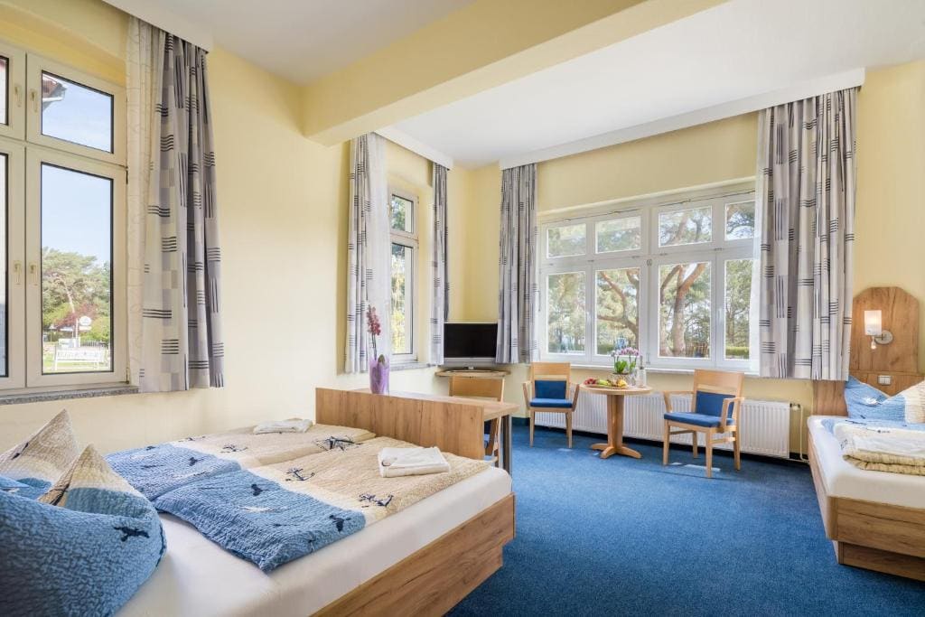 Standard Triple Room room - Image 2