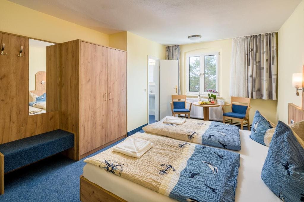 Double Bed Room Seaside room - Image 2