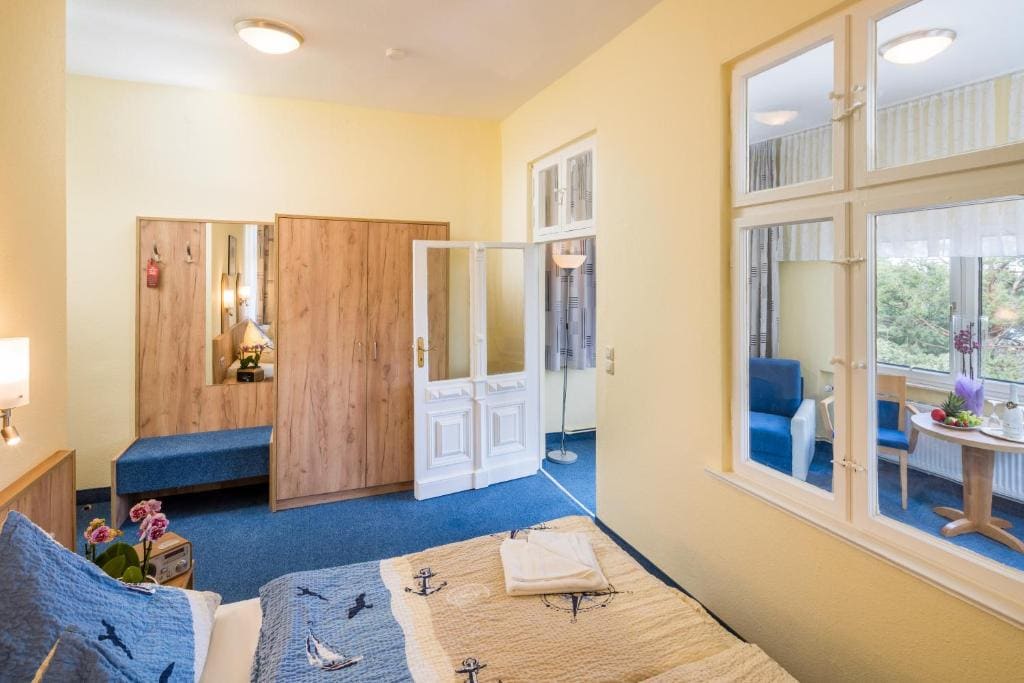Double Room Seaside with Veranda room - Image 2
