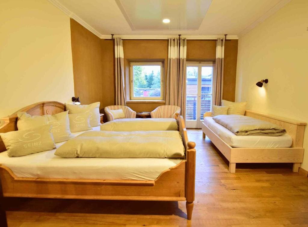 Comfort Triple Room room - Image 2