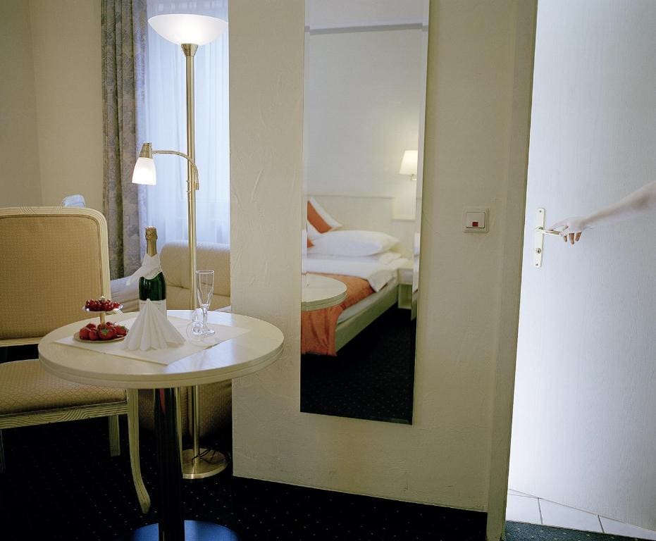 Business Double Room room - Image 3