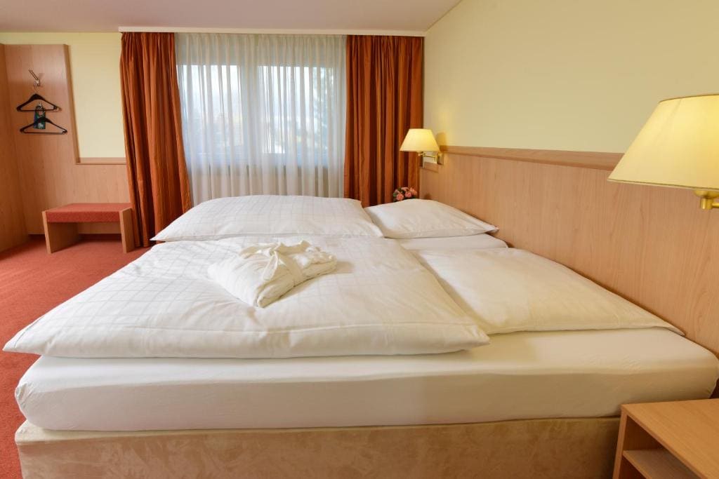 Standard Double Room room - Image 2