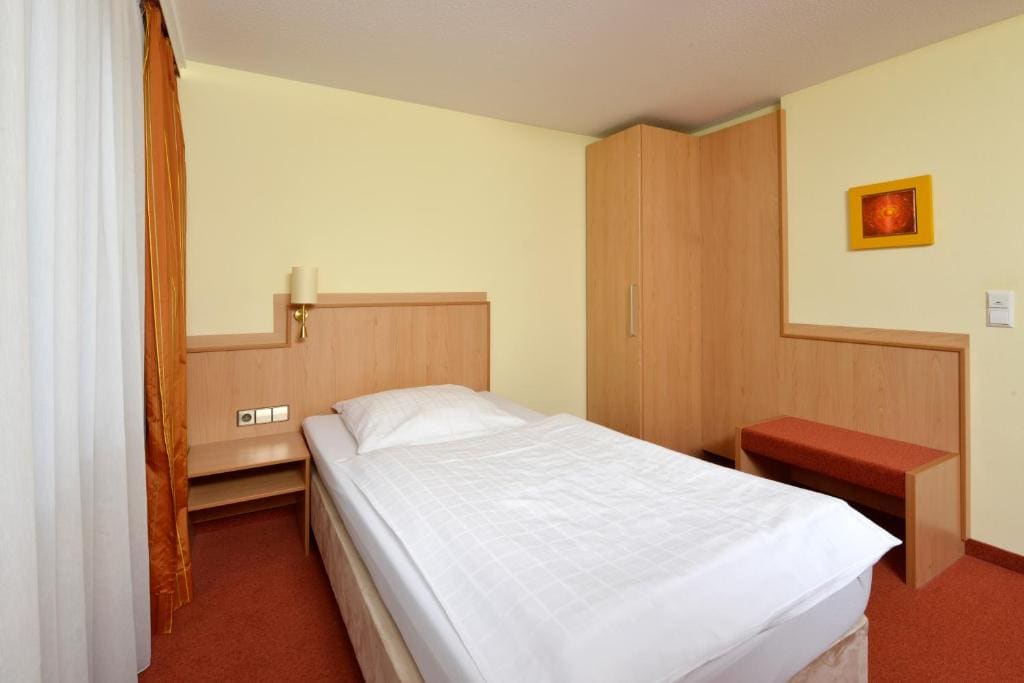 Superior Single Room room - Image 1