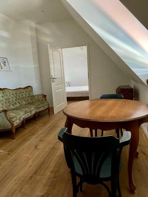 Apartment room - Image 3
