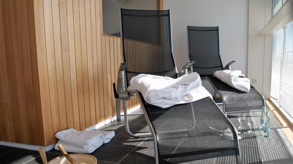 Deluxe Suite room - Image 3