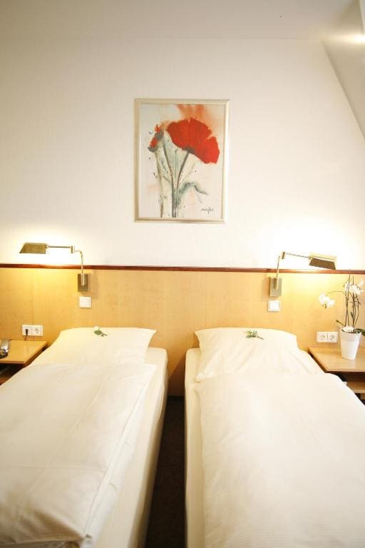 Double Room Sunny Side room - Image 1