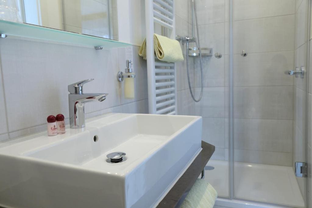 Standard Double Room room - Image 3