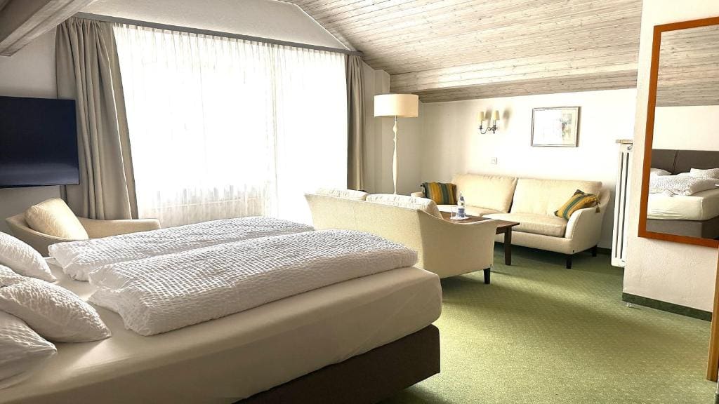 Junior Suite with Balcony room - Image 1