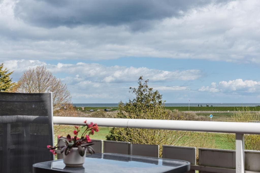 Double Room with Balcony and Sea View room - Image 3