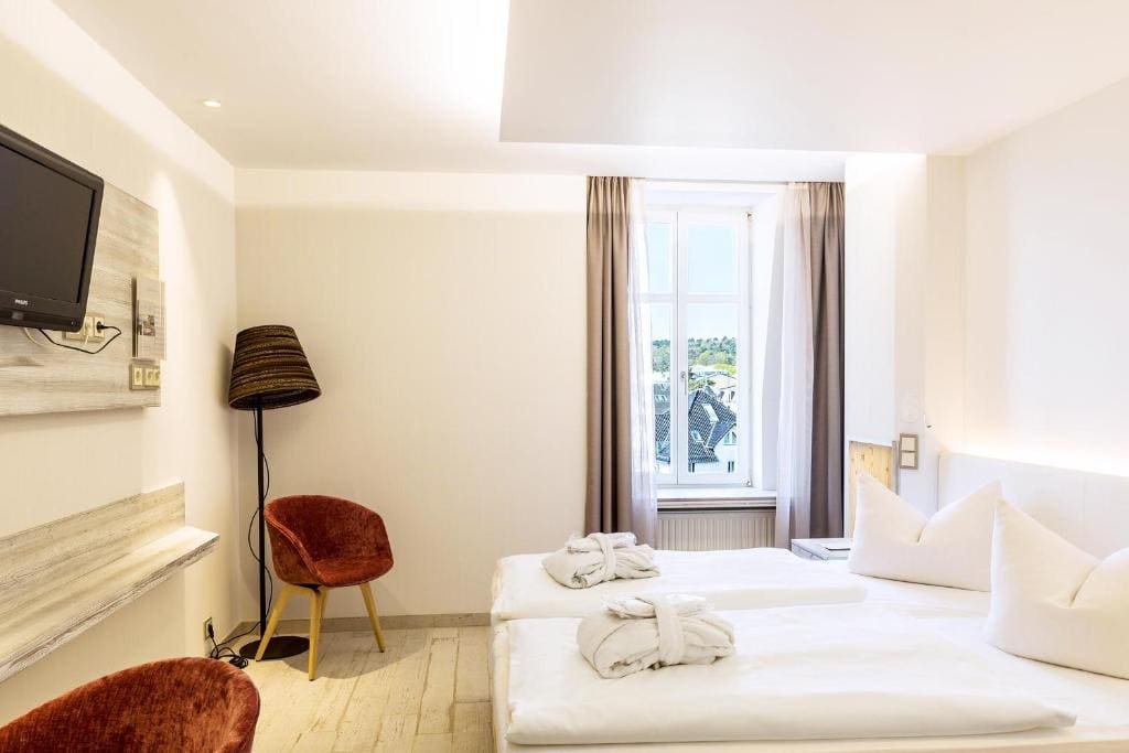 Double Room - Facing Inland room - Image 3