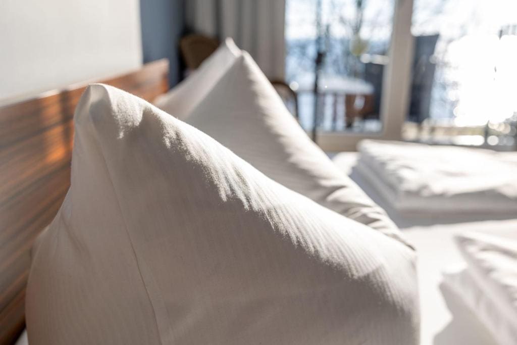 Double Room with Sea View room - Image 2