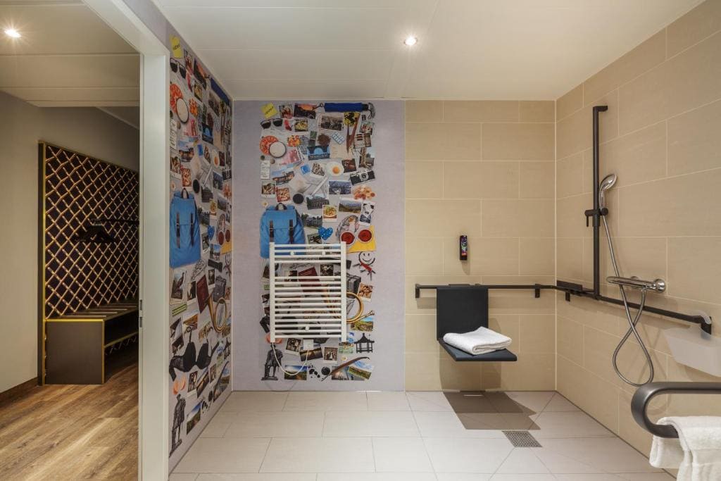 Standard Queen Room - Accessible room - Image 1