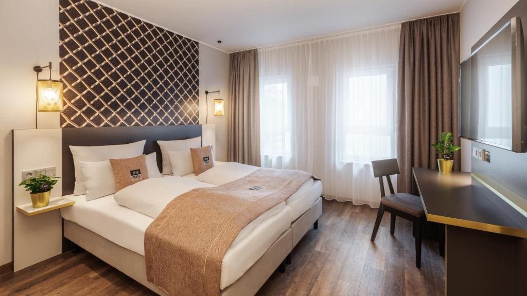 Premium Queen Room with Kitchenette room - Image 3