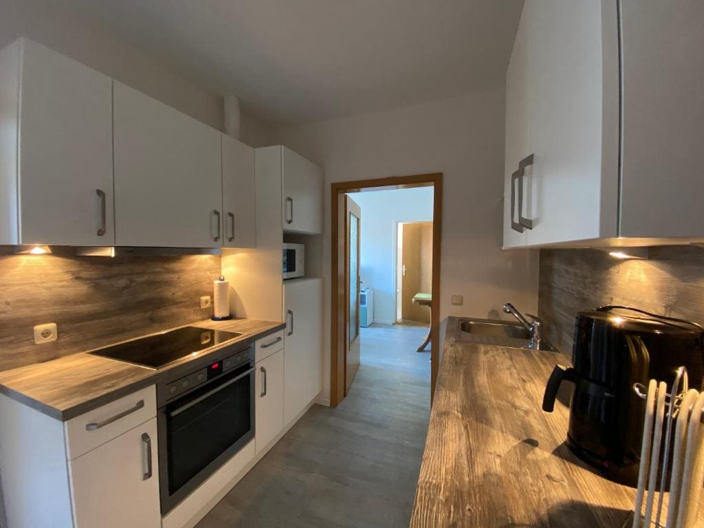 Three-Bedroom Apartment room - Image 1