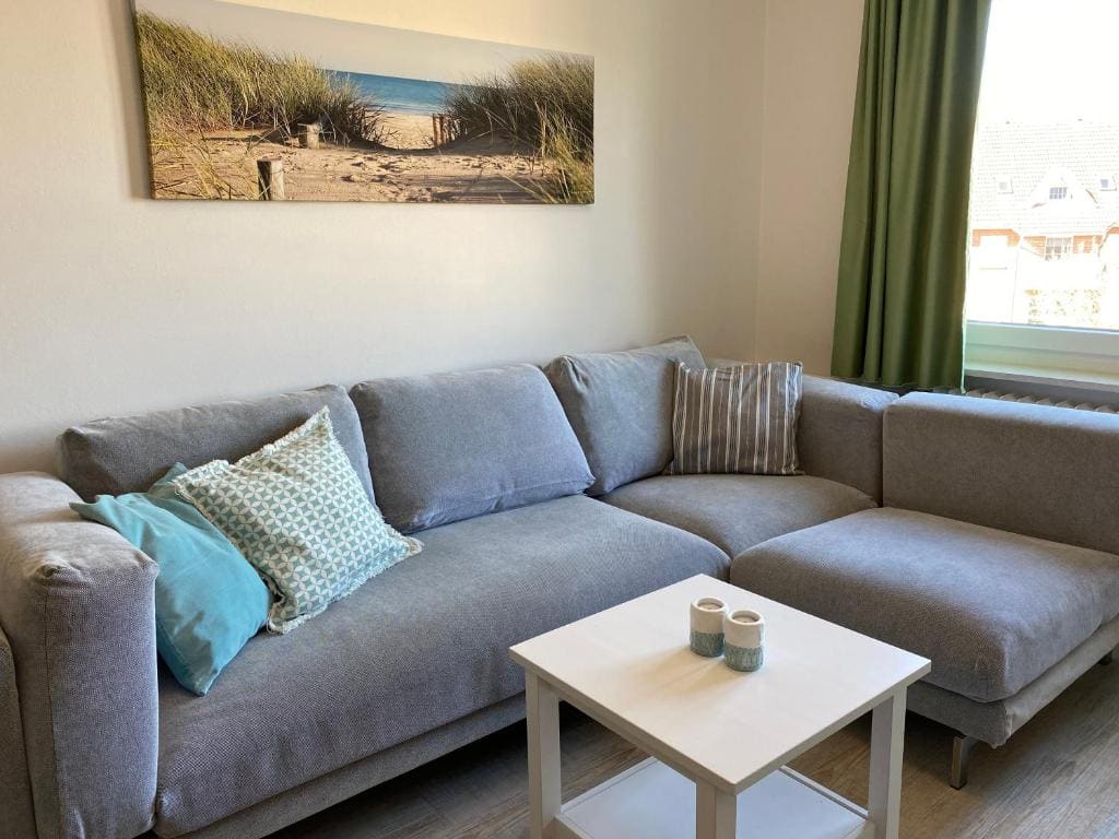Three-Bedroom Apartment room - Image 2