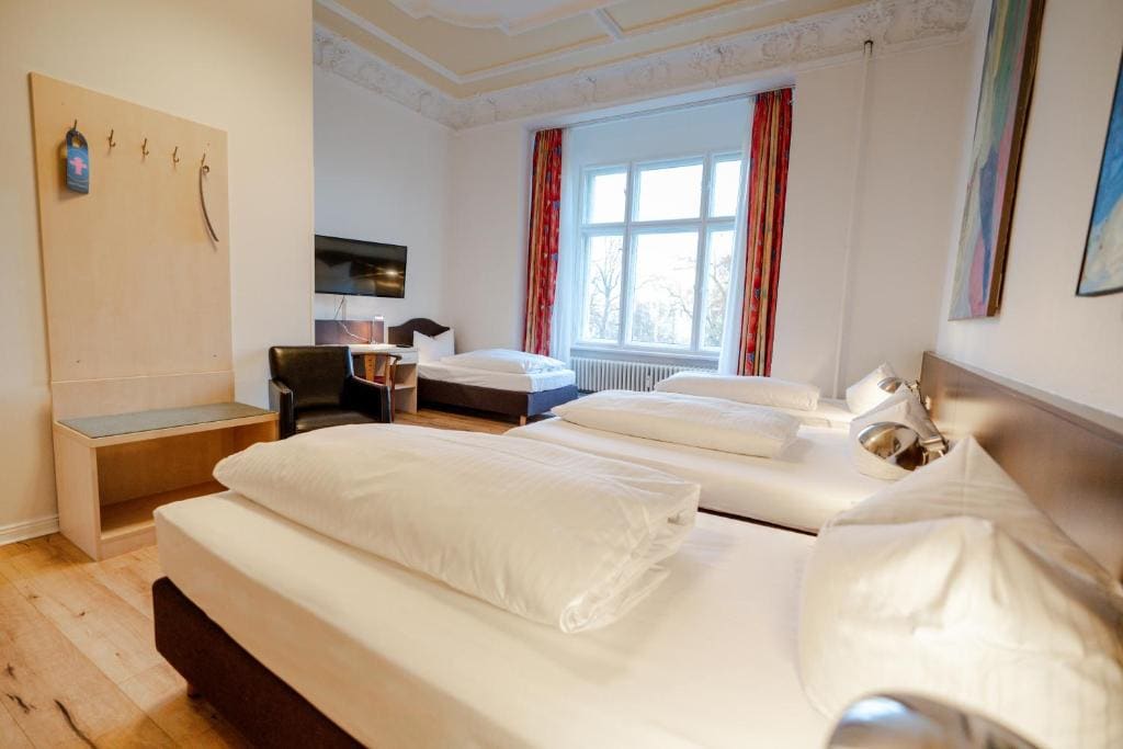 Quadruple Room room - Image 2