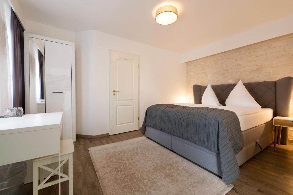Deluxe Double Room room - Image 3