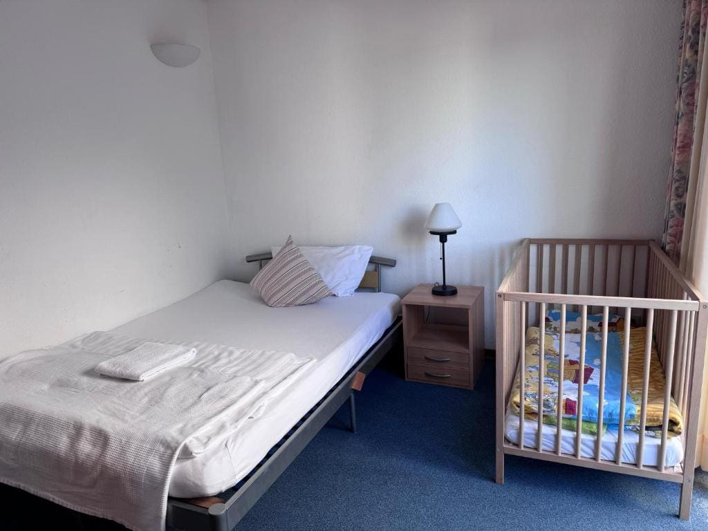 Standard Family Room room - Image 1