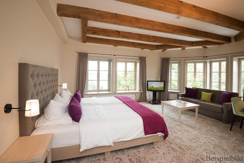 Superior Double Room with river-view room - Image 3