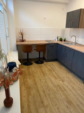 Apartment room - Image 2