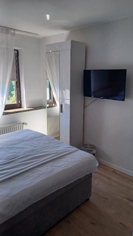 Double or Twin Room with Shower room - Image 2