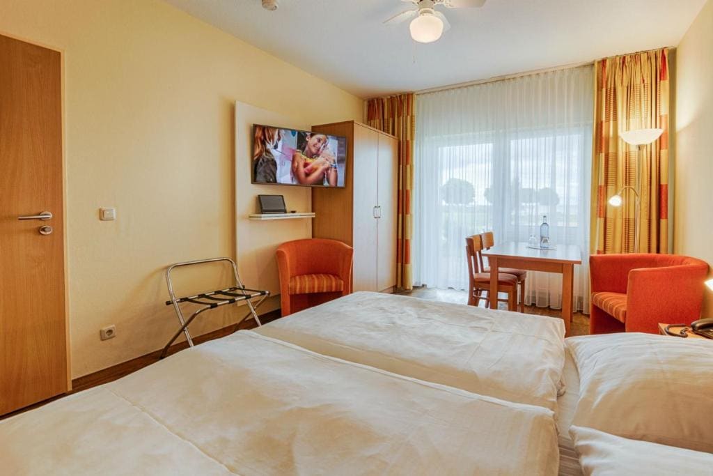 Studio with Lake View room - Image 1