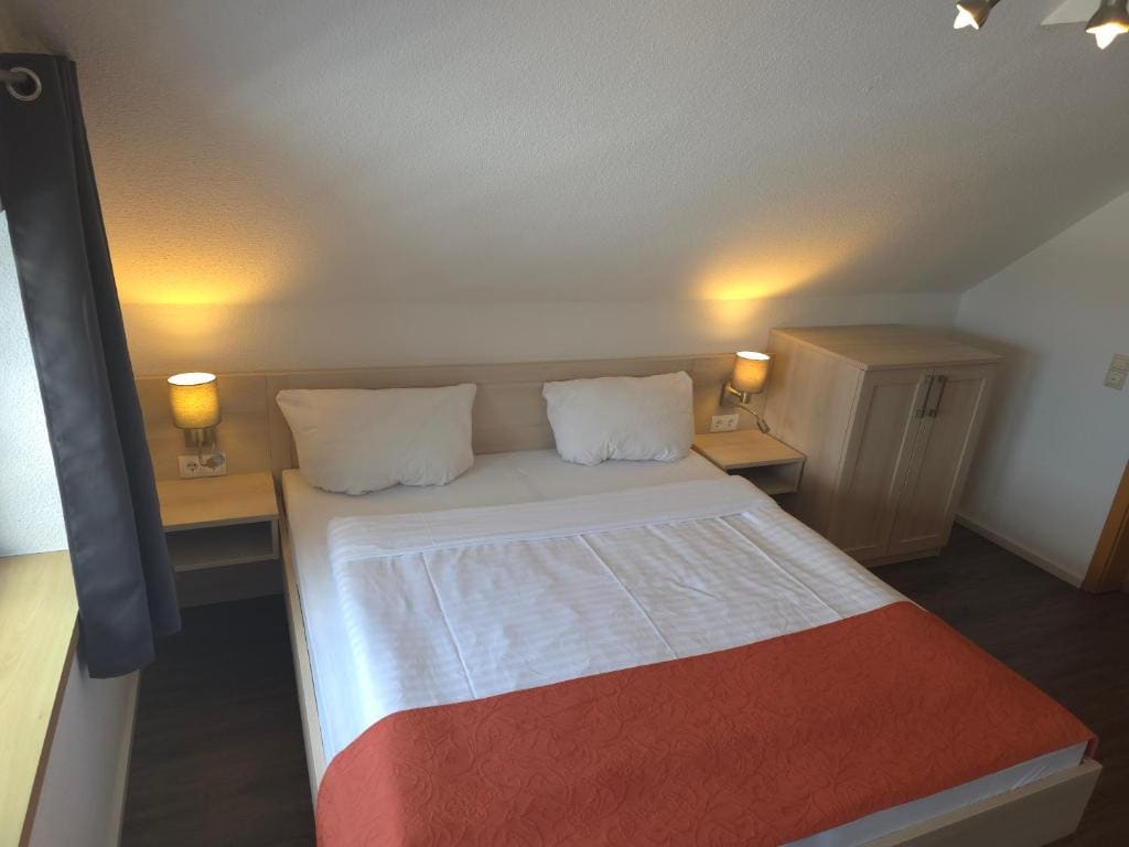 Budget Double Room room - Image 2