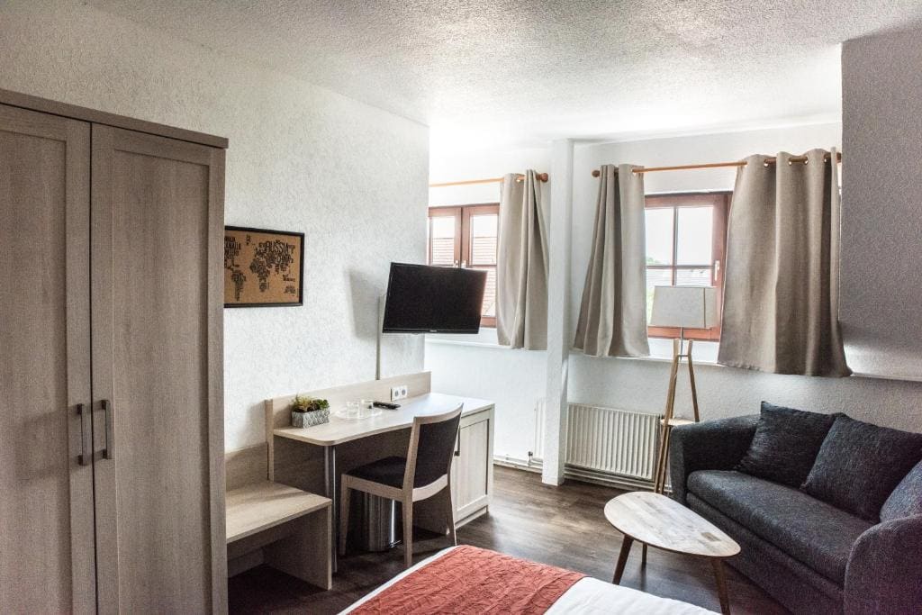 Double Room with Private Bathroom room - Image 3