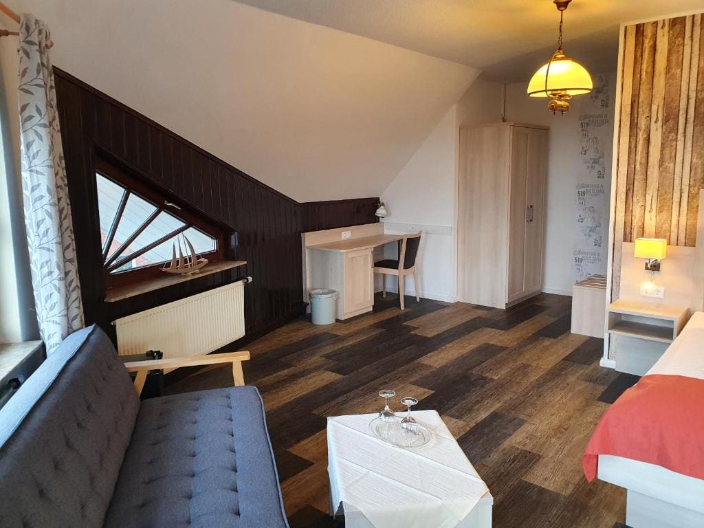 Junior Suite with Ocean View room - Image 3