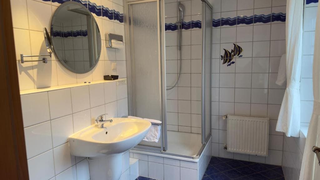 Budget Double Room room - Image 3