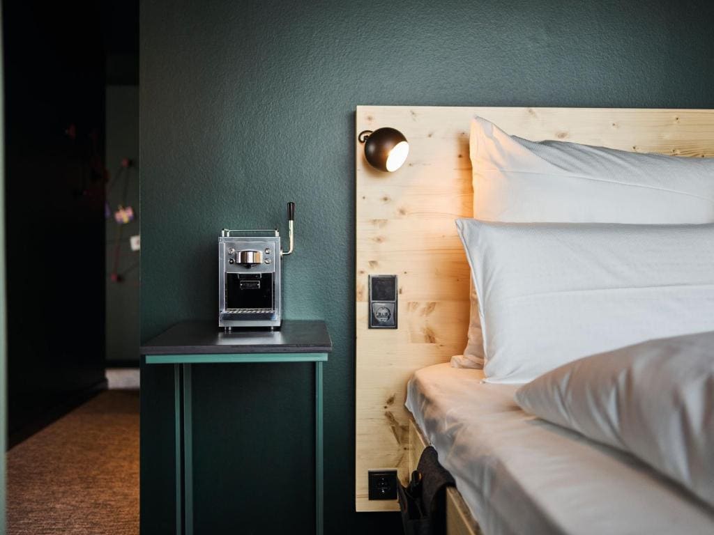 Green Horizon Suite - Forest View room - Image 3