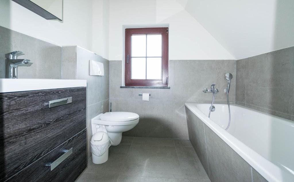 Holiday Home - Category V room - Image 2