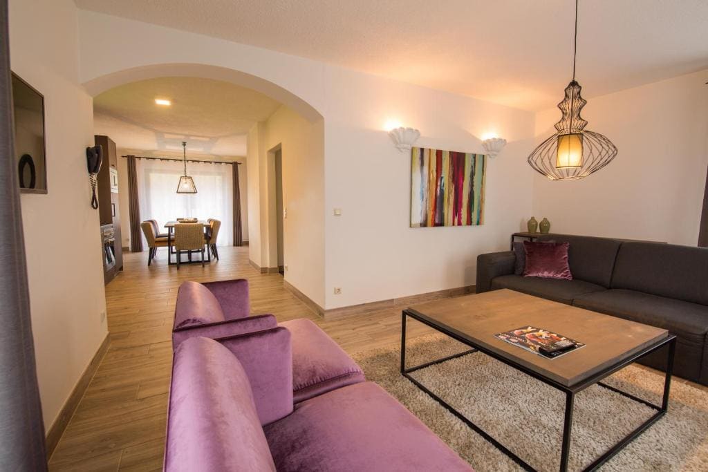 Holiday Home - Category A room - Image 3