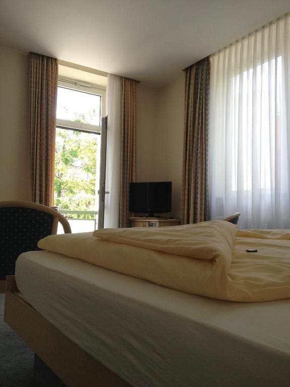 Double Room with Balcony room - Image 1
