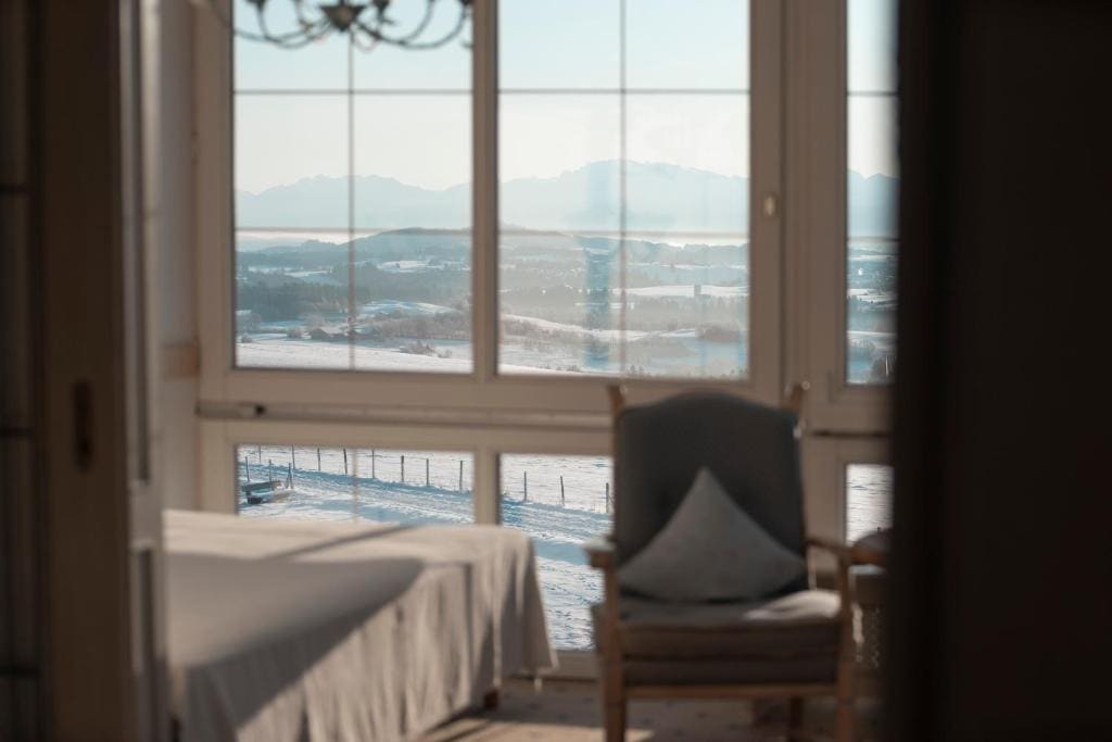 Suite with Mountain View room - Image 2