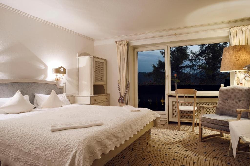 Double Room with Mountain View room - Image 1