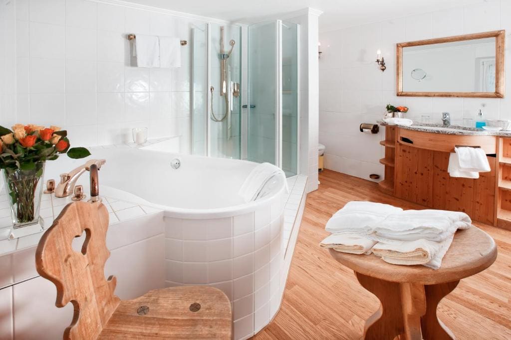 Junior Suite with Mountain View room - Image 2