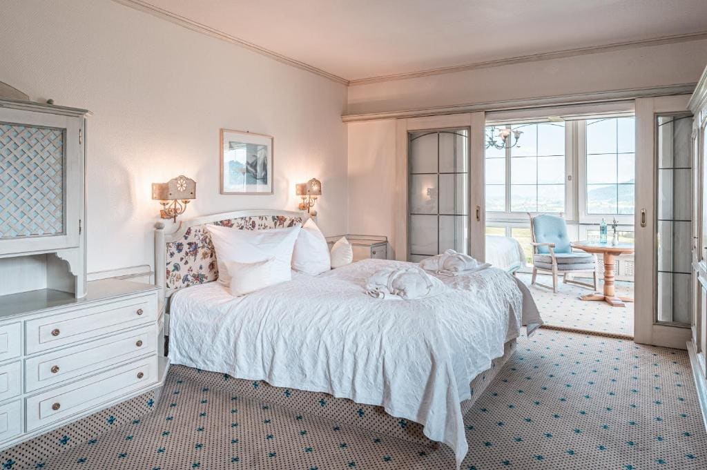 Suite with Mountain View room - Image 3