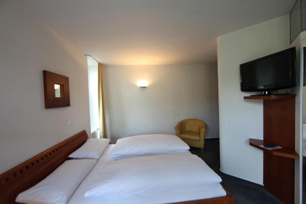 Double or Twin Room room - Image 3