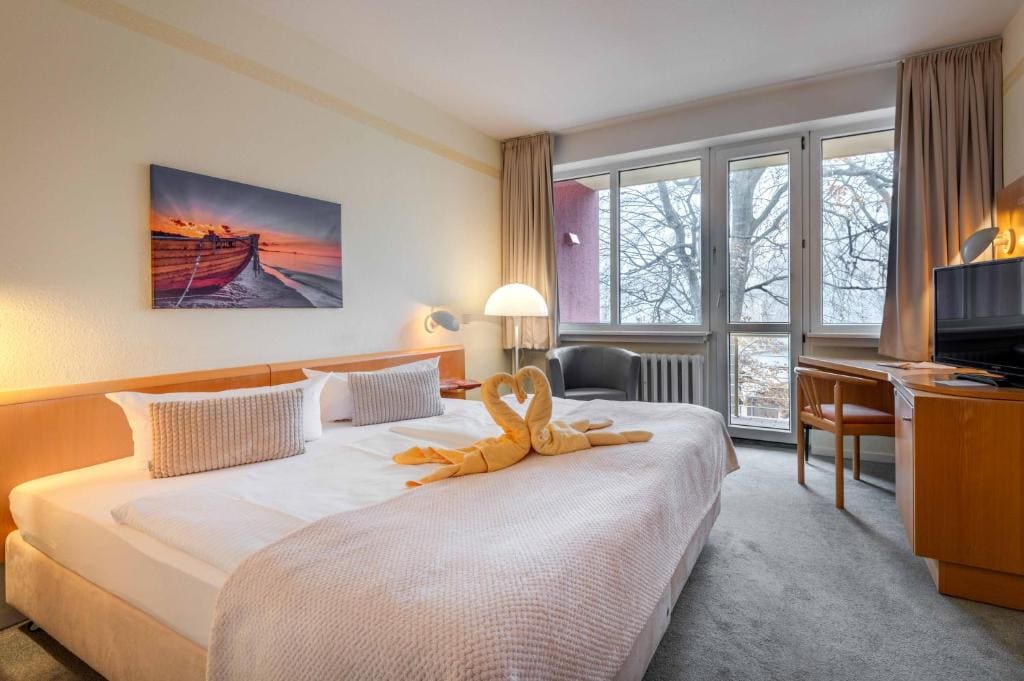 Double Room with Balcony room - Image 3