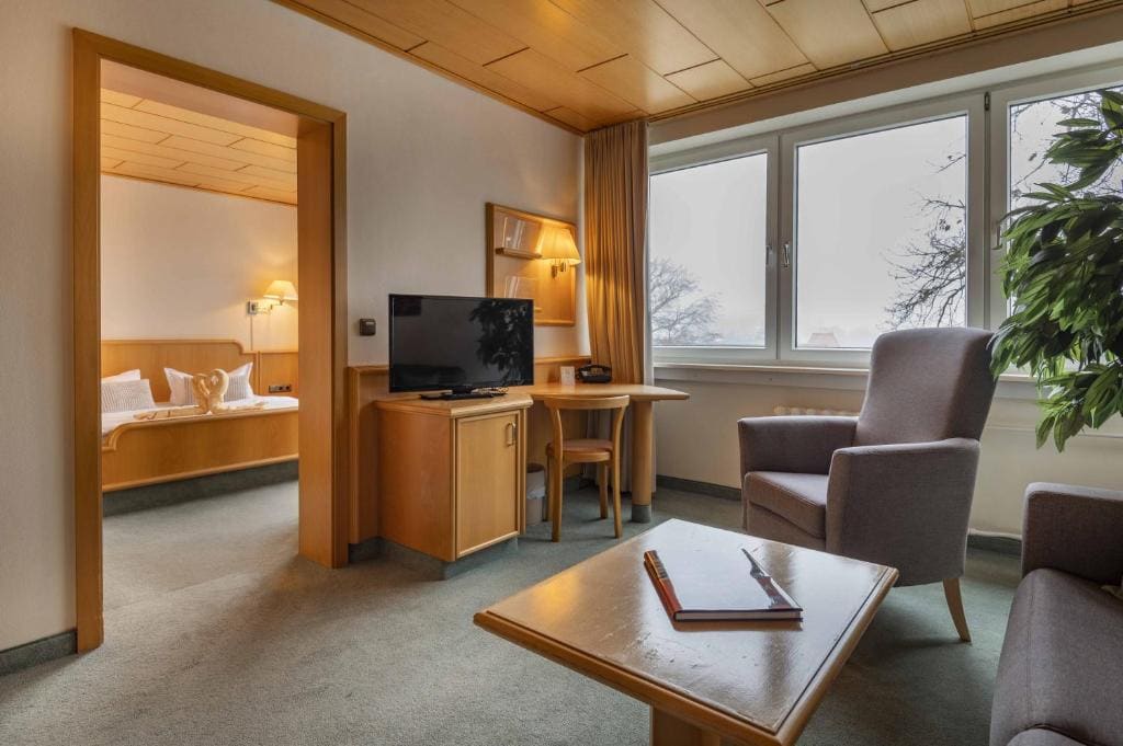Family Room room - Image 1