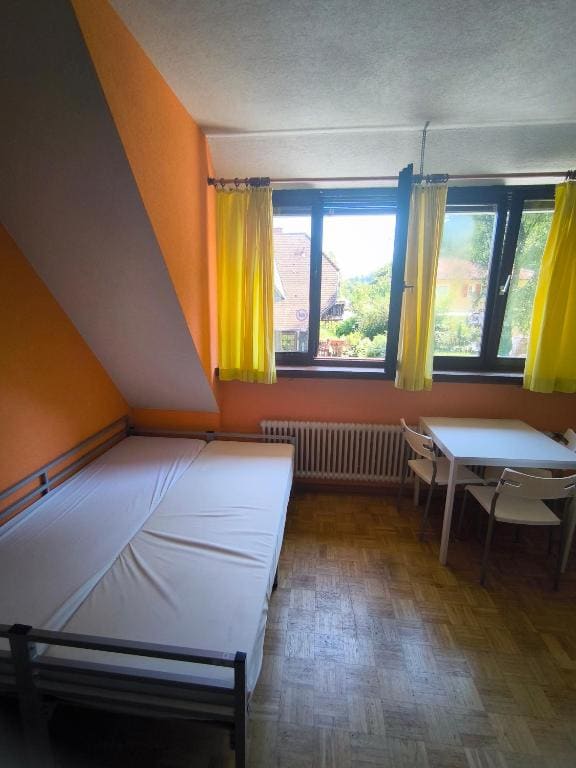 Family Room with Garden View room - Image 3