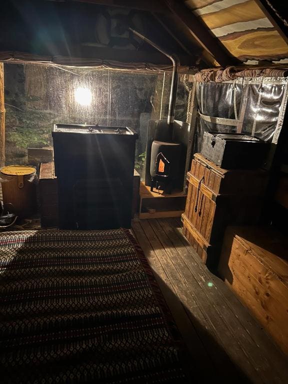 Mobile Home room - Image 1