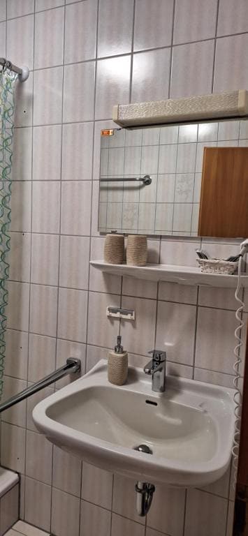 Double Room with Balcony room - Image 2