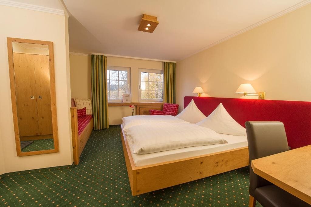 Country Style Double Room room - Image 1