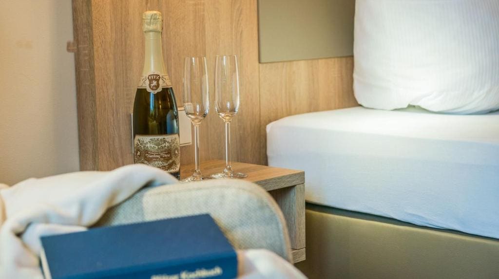 Comfort Room with Balcony room - Image 3