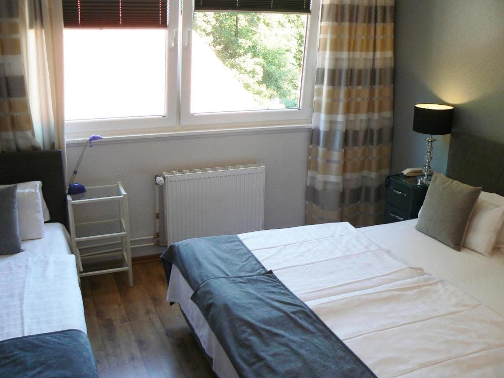 Double Room with Extra Bed room - Image 1