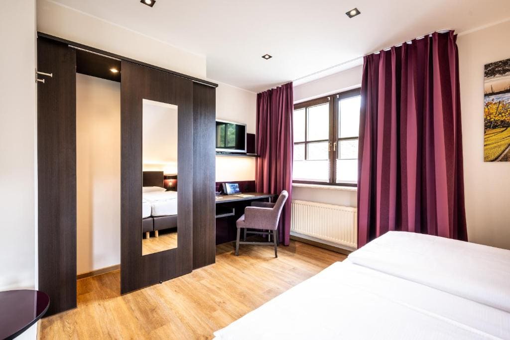 Suite with Balcony room - Image 2