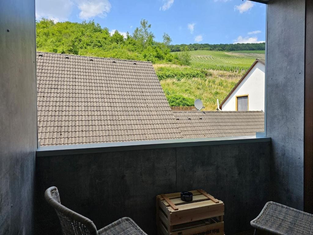Double Room with Balcony room - Image 3